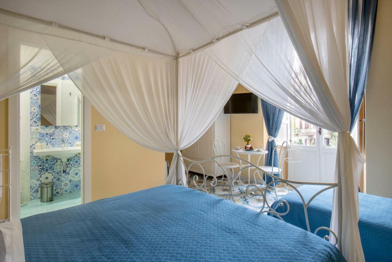 Regina Elena Bed & Breakfast Naples Exterior photo