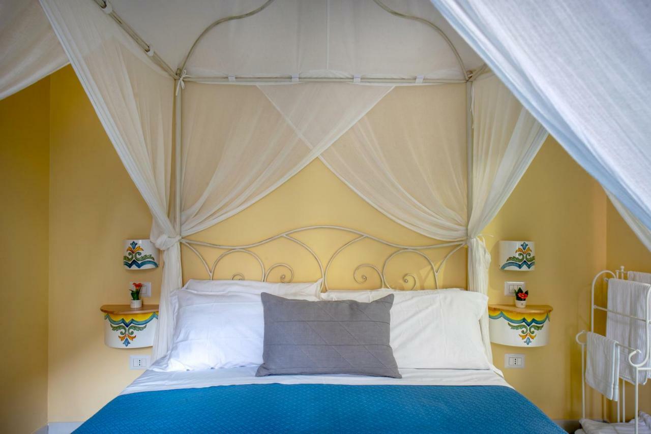 Regina Elena Bed & Breakfast Naples Exterior photo